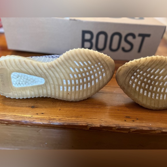 YEEZY BOOST 350 V2 Sz. 5 1/2 Mens 7 Women’s 100% Authentic - Picture 9 of 12